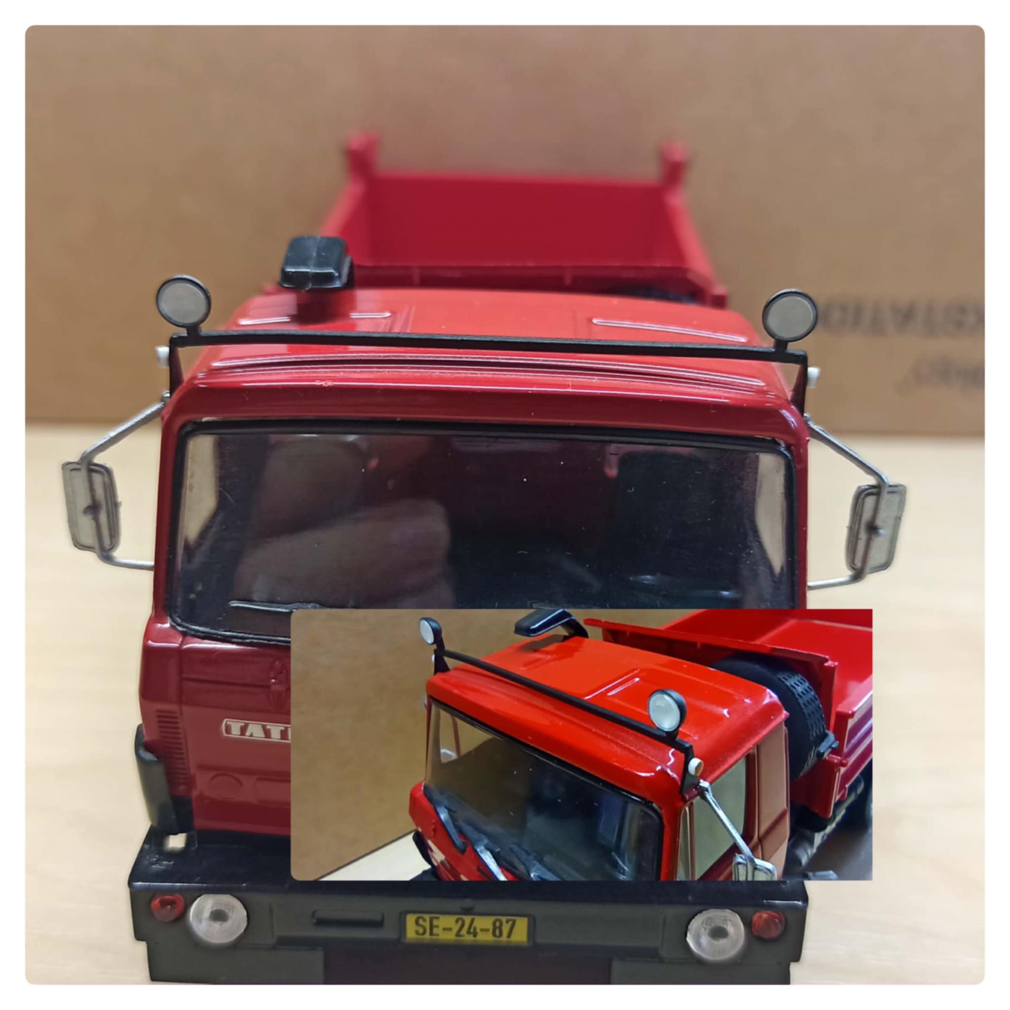 Střešní rampa na světla Tatra 815 1:43
